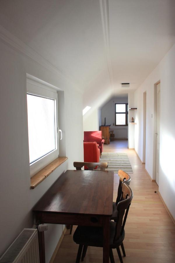 A Kert Apartman Rezi Buitenkant foto